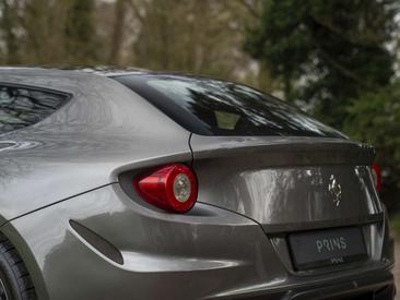Ferrari FF — photo 24