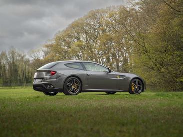Ferrari FF — photo 25