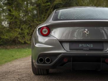 Ferrari FF — photo 26