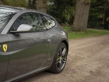 Ferrari FF — photo 33