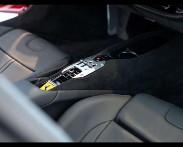 Ferrari SF90 Stradale — photo 14