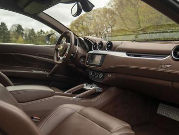 Ferrari FF — photo 41