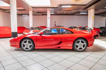 Ferrari F355 — photo 3