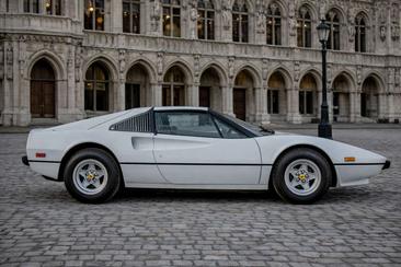 Ferrari 308 GTS — photo 8