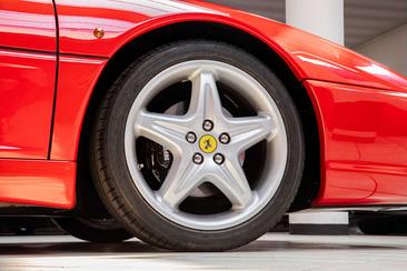 Ferrari F355 — photo 6
