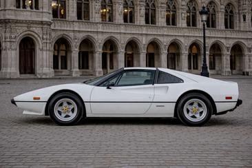 Ferrari 308 GTS — photo 12