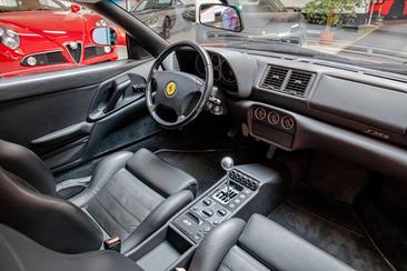 Ferrari F355 — photo 8