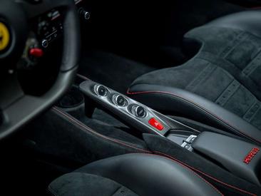 Ferrari F8 Tributo — photo 19