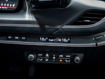 Ferrari F8 Tributo — photo 36