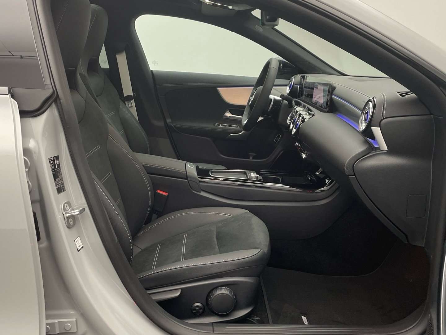 Mercedes CLA 200 AMG Line - 2025 - Joinsteer - #10