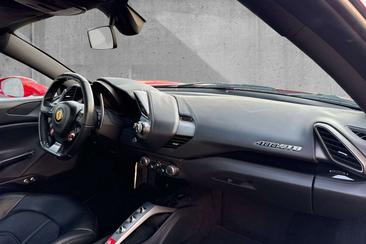 Ferrari 488 — photo 10