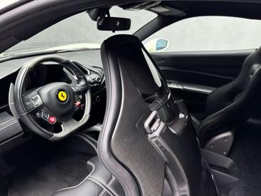 Ferrari 488 — photo 9