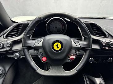 Ferrari 488 — photo 10