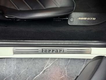 Ferrari 488 — photo 11