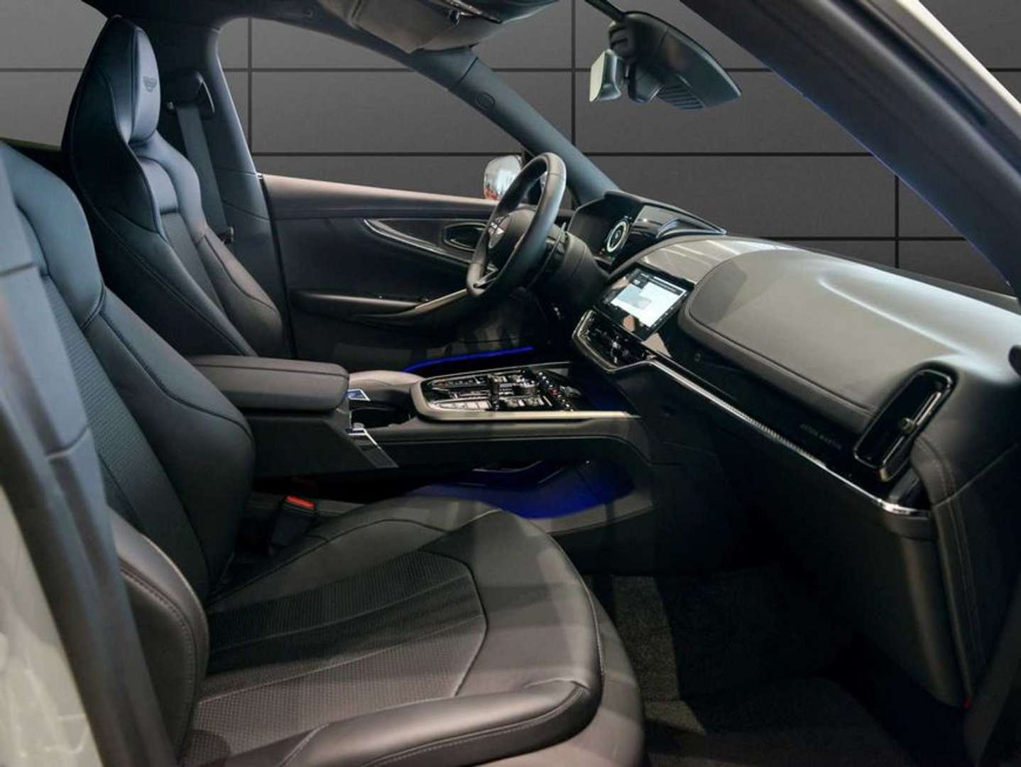 Aston Martin DBX 707 MJ 25 - 2025 - Joinsteer - #11
