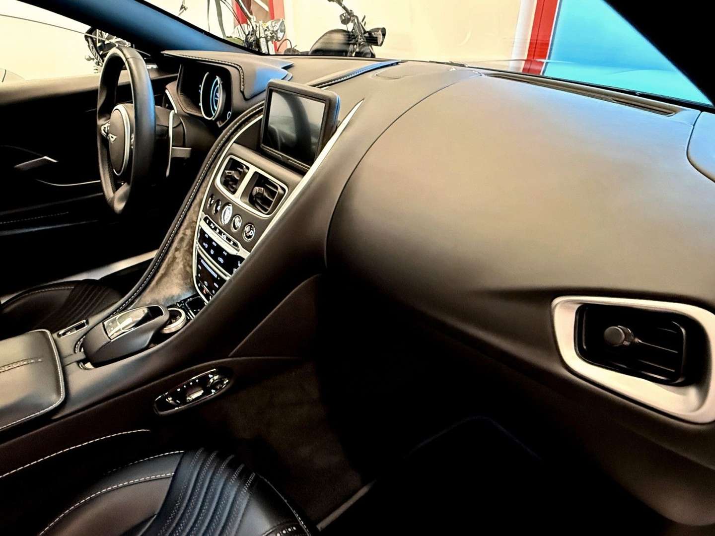 Aston Martin DB11 4.0 V8 - 2019 - Joinsteer - #7