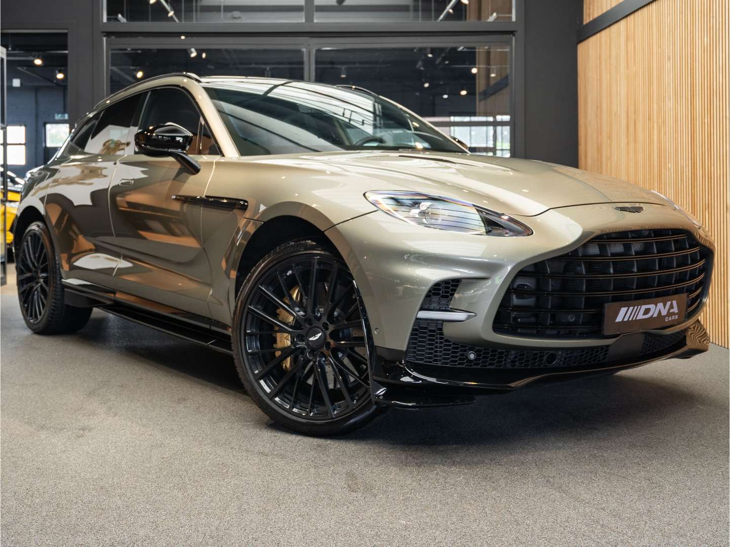 Aston Martin DBX V8 707 - 2023 - Joinsteer - #1