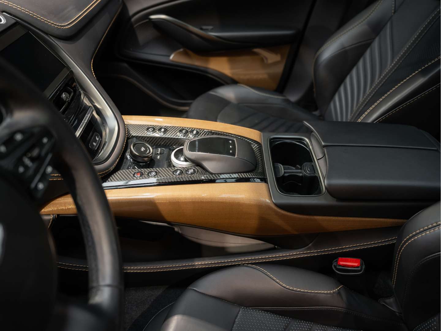 Aston Martin DBX V8 707 - 2023 - Joinsteer - #30