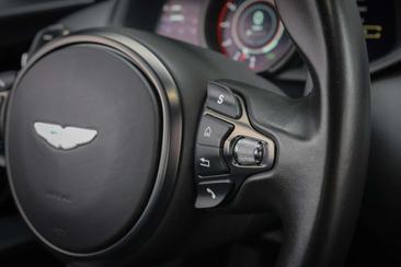 Aston Martin DB11 5.2 V12 — photo 16