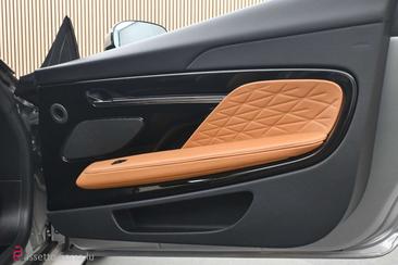 Aston Martin DB12 Volante — photo 37