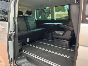 Volkswagen Multivan — photo 9