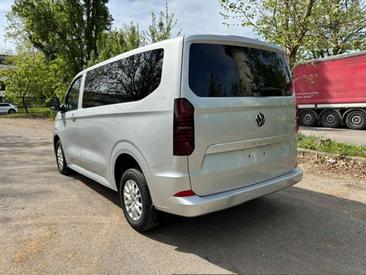 Volkswagen Multivan Caravelle — photo 2