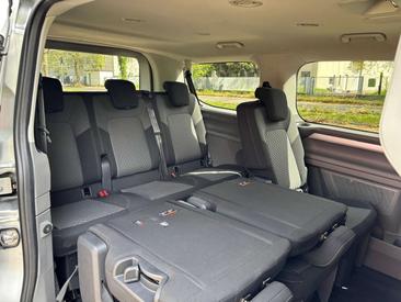 Volkswagen Multivan Caravelle — photo 11