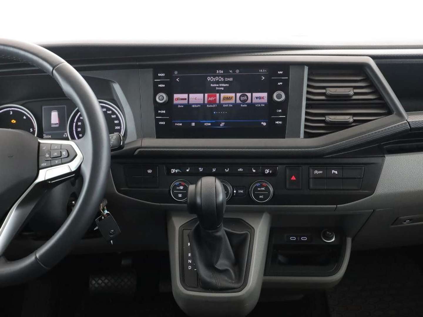 Volkswagen Caddy Caravelle - 2023 - Joinsteer - #3
