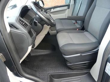 Volkswagen Multivan — photo 8