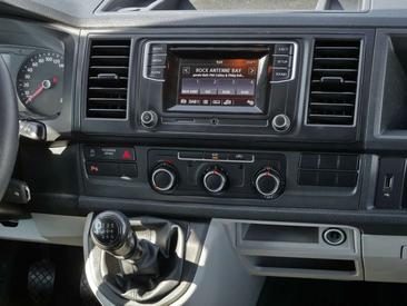 Volkswagen Multivan — photo 9