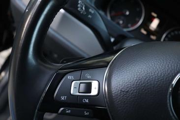Volkswagen Multivan TDI 4Motion Prestige — photo 11