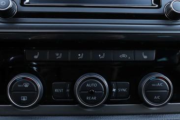 Volkswagen Multivan TDI 4Motion Prestige — photo 13