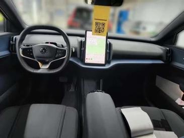 Volvo EX30 Recharge — photo 7