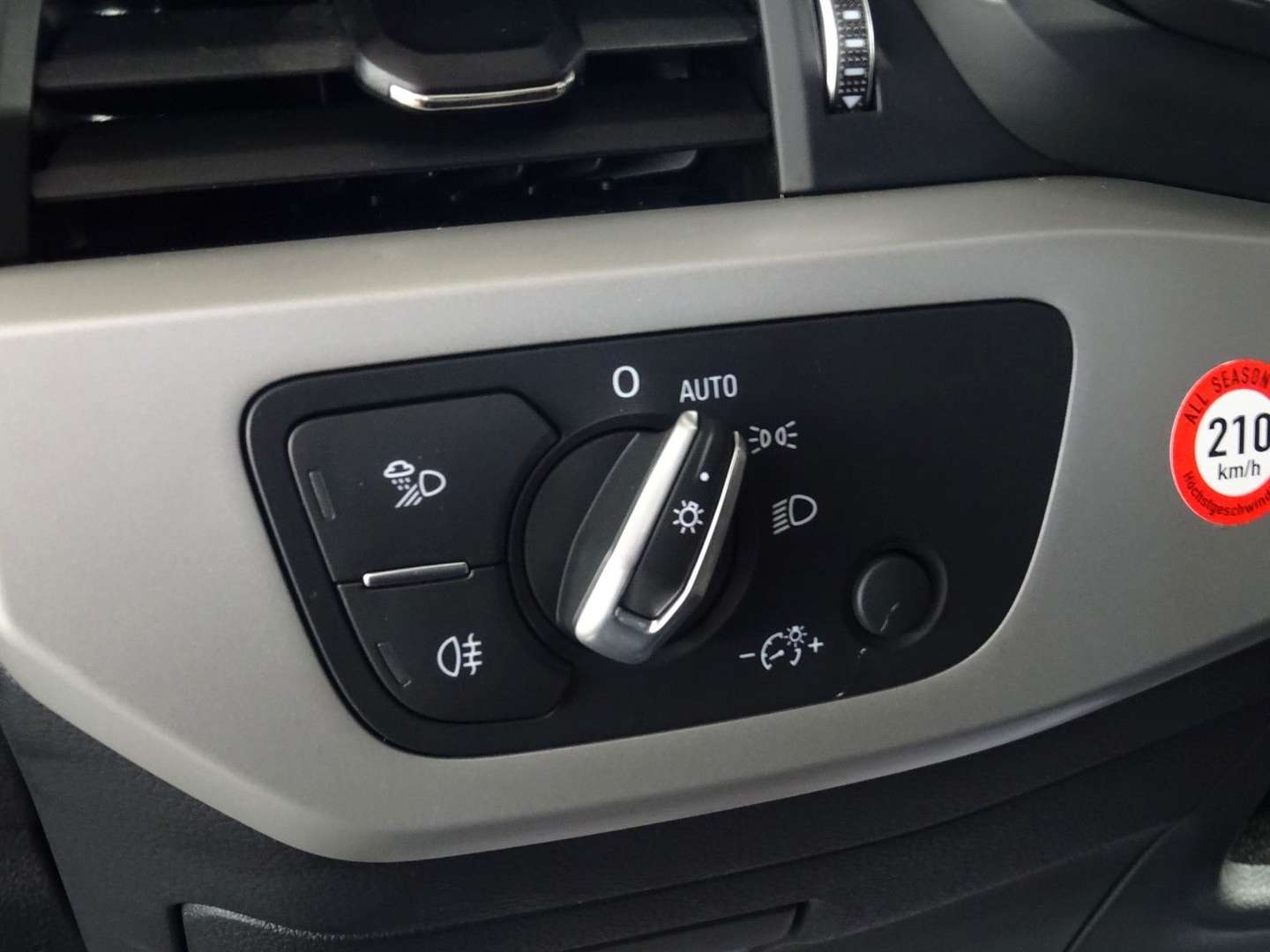 Audi A4 OPTIK PAKET 40 TDI - 2023 - Joinsteer - #22