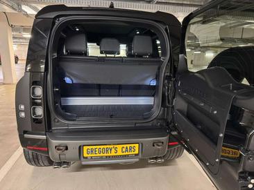 Land Rover Defender 90 V8 525HP — photo 11