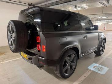 Land Rover Defender 90 V8 525HP — photo 13