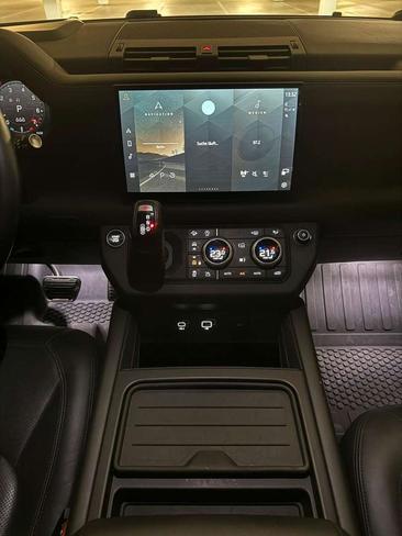 Land Rover Defender 90 V8 525HP — photo 25