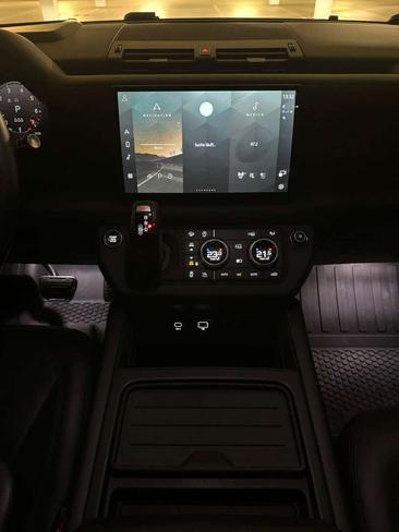 Land Rover Defender 90 V8 525HP — photo 27