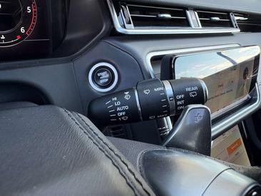 Land Rover Range Rover Velar R-Dynamic SE — photo 18