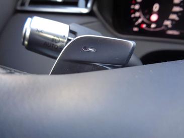Land Rover Range Rover Velar P400e — photo 26