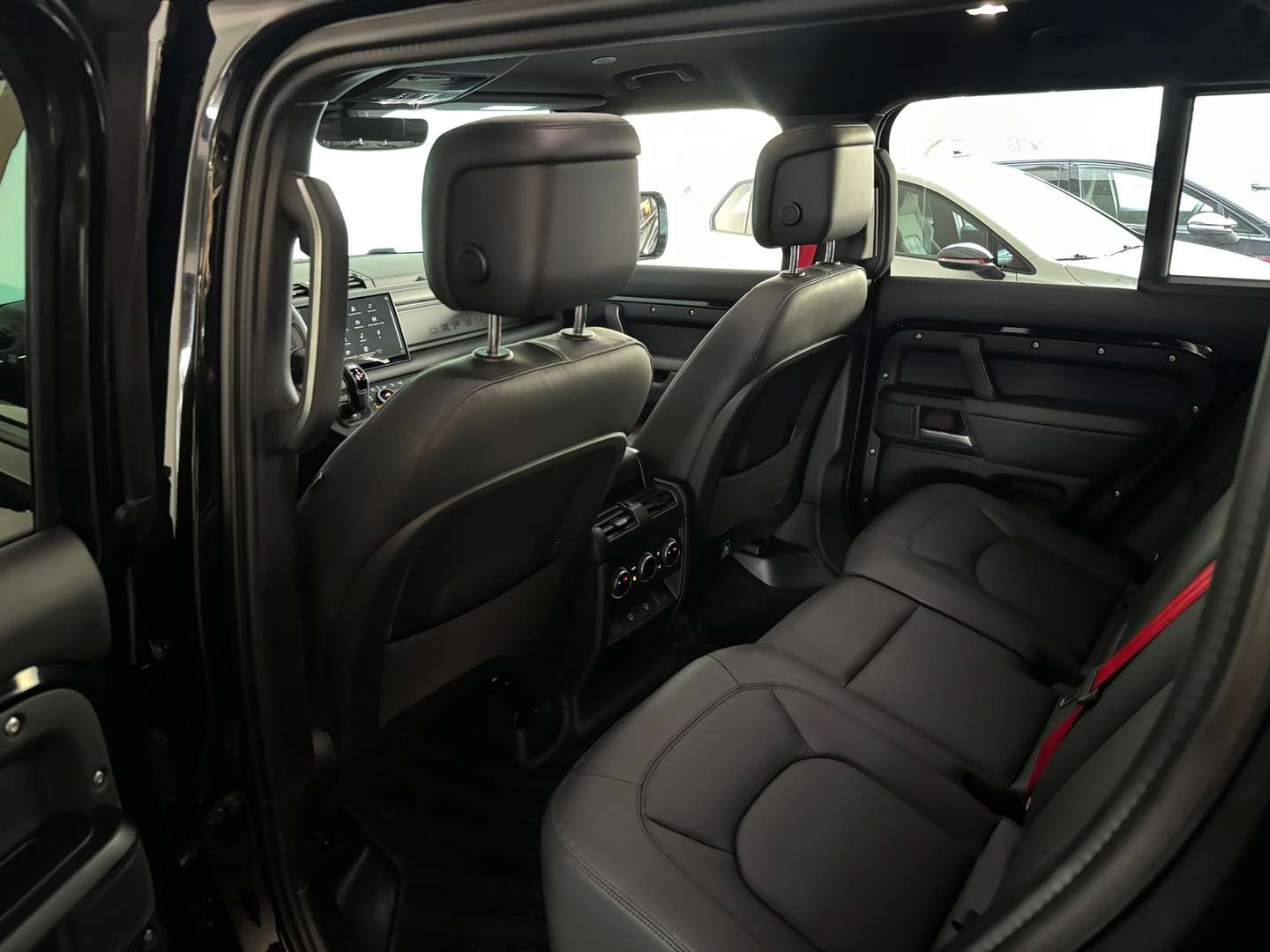 Land Rover Defender 110 2.0 P300e X-Dynamic HSE URBAN|HUD - 2026 - Joinsteer - #21