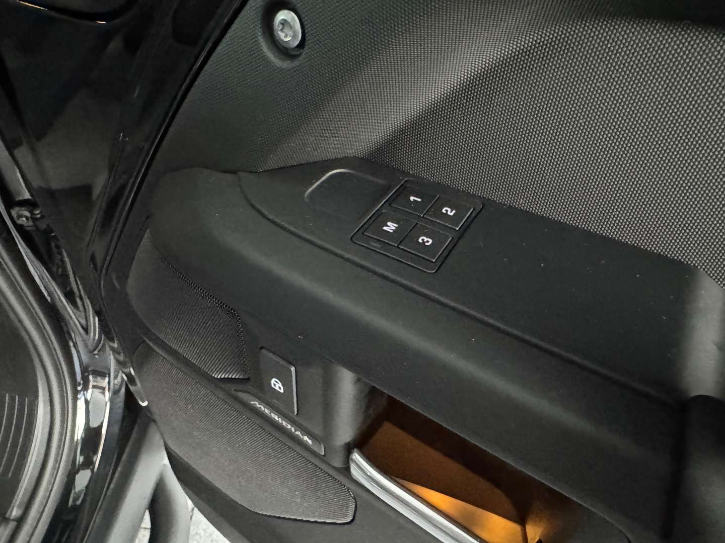 Land Rover Defender 110 2.0 P300e X-Dynamic HSE URBAN|HUD - 2026 - Joinsteer - #28
