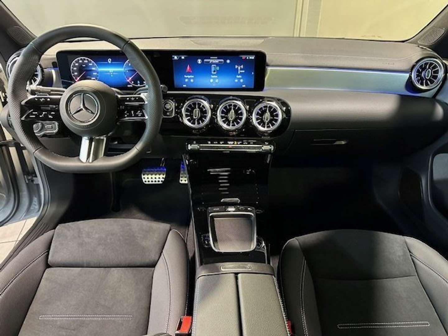 Mercedes CLA 220 Night Edition - 2025 - Joinsteer - #4