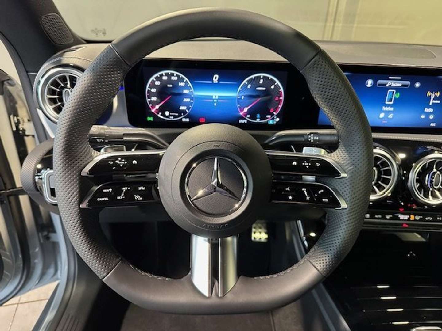 Mercedes CLA 220 Night Edition - 2025 - Joinsteer - #5