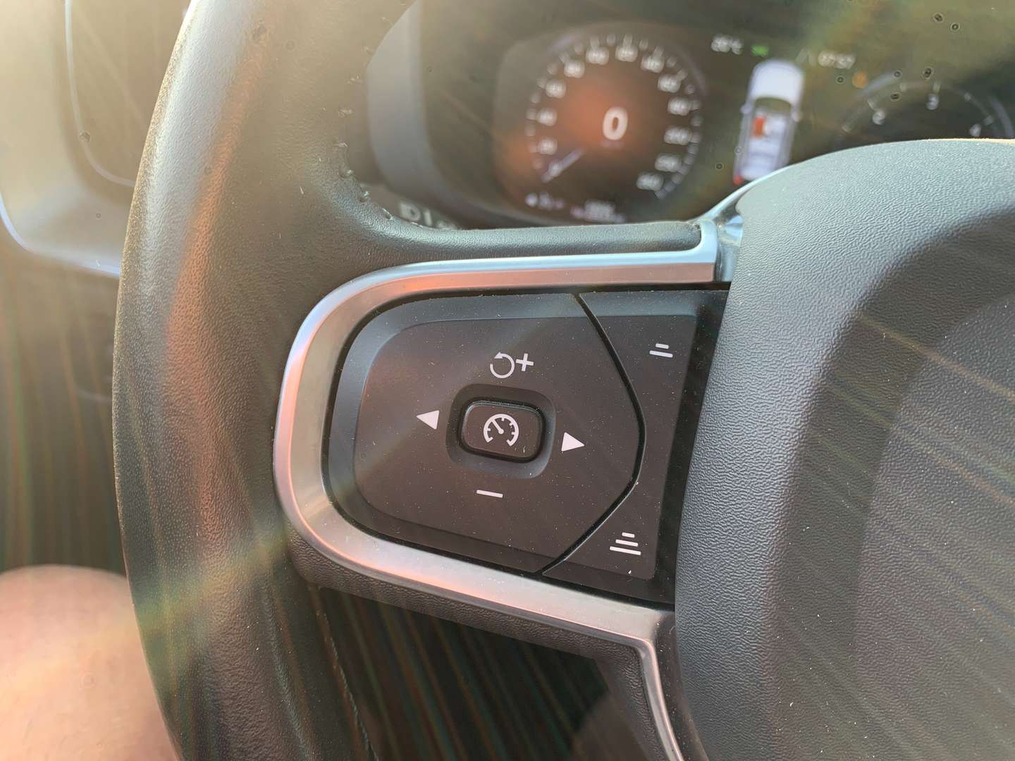 Volvo XC60 D4 Momentum - 2019 - Joinsteer - #9