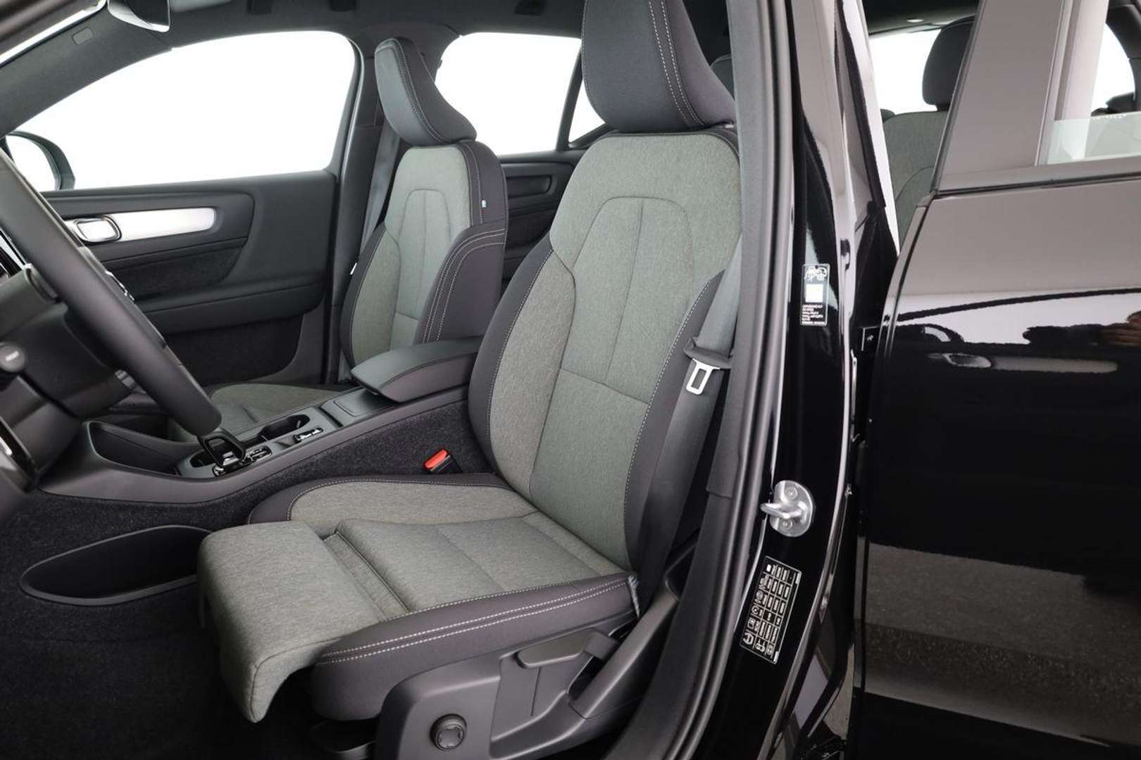 Volvo XC40 B3 Core - 2025 - Joinsteer - #12