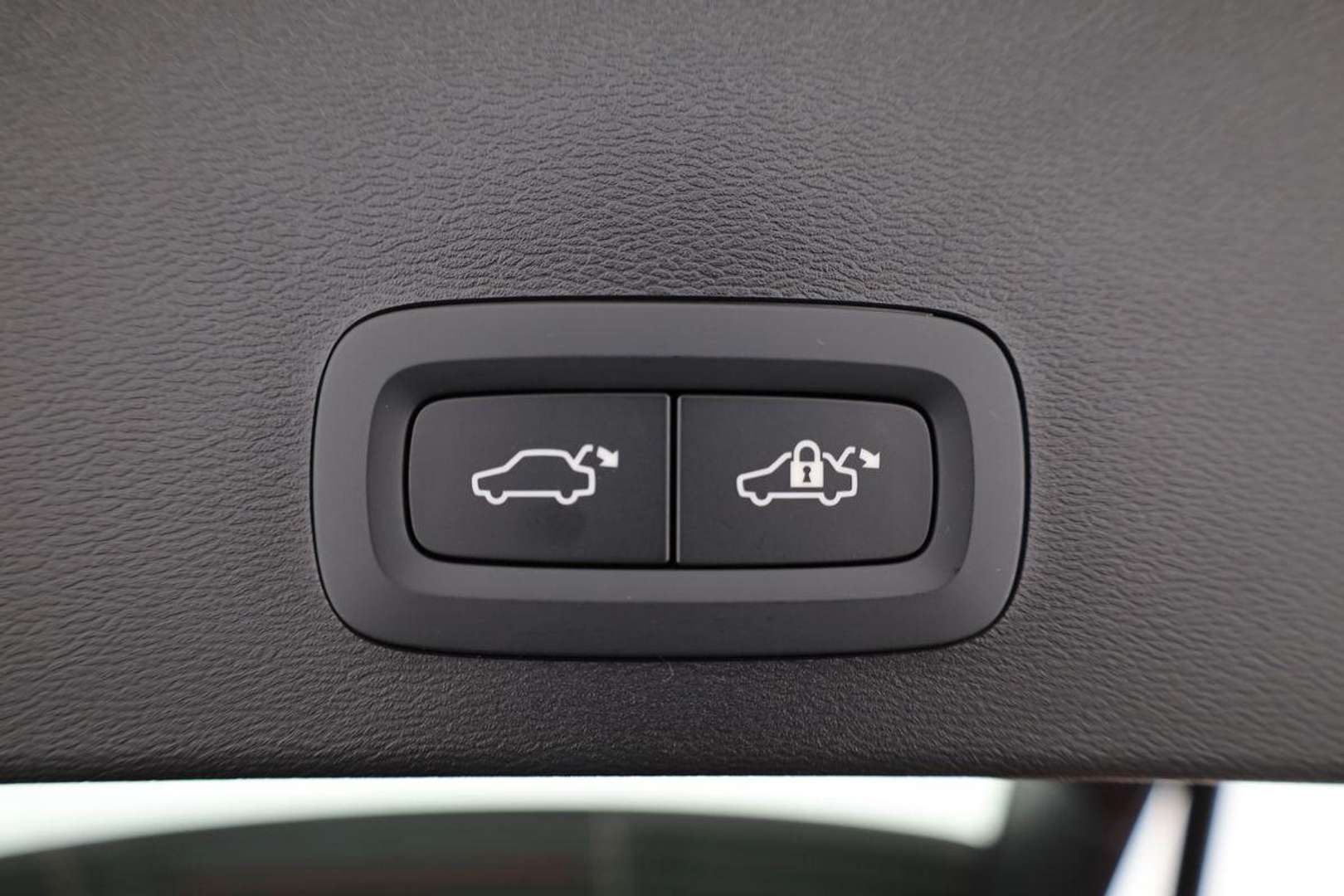 Volvo XC40 B3 Core - 2025 - Joinsteer - #15