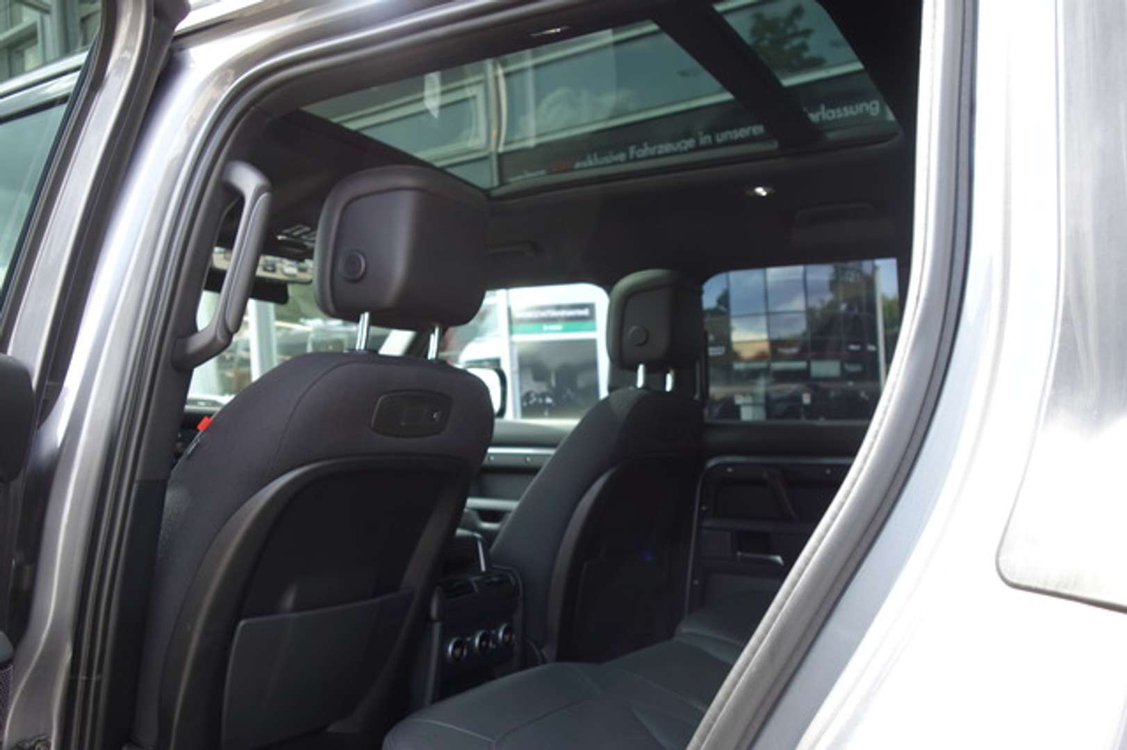 Land Rover Defender 110 D300 X - 2021 - Joinsteer - #9