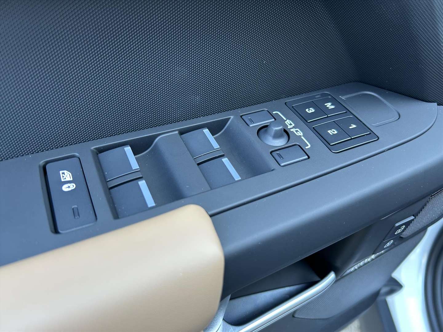 Land Rover Defender P300e X-Dynamic HSE - 2025 - Joinsteer - #8