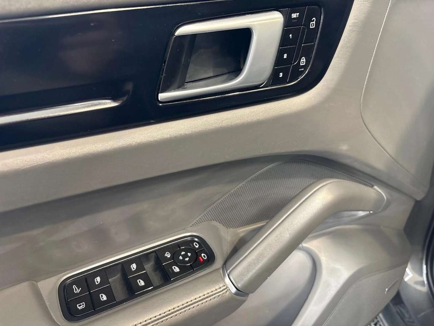 Porsche Cayenne III Turbo Platinum Edition - 2021 - Joinsteer - #11